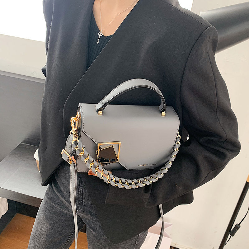Rana - Chain Flap Crossbody