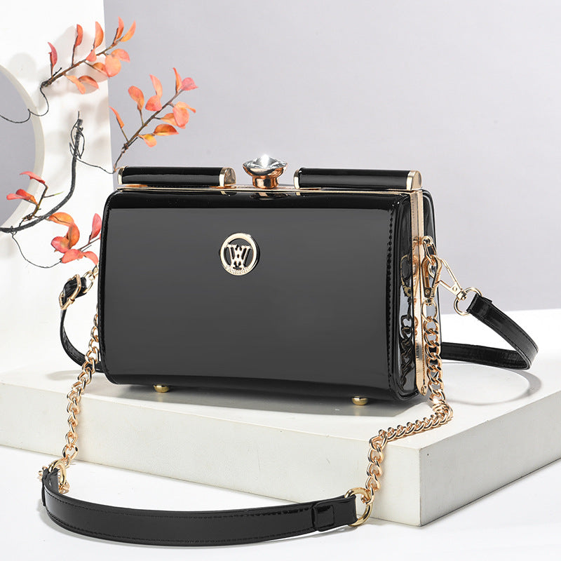 Laleh - Diamond Quilted Shoulder Bag
