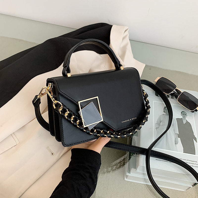 Rana - Chain Flap Crossbody